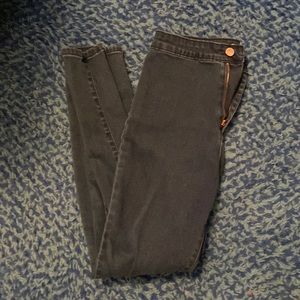 Jeans size 27